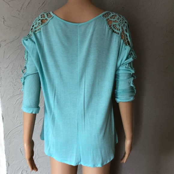 Super Soft and Comfy Crochet Sleeve Top - Picture 7 of 7